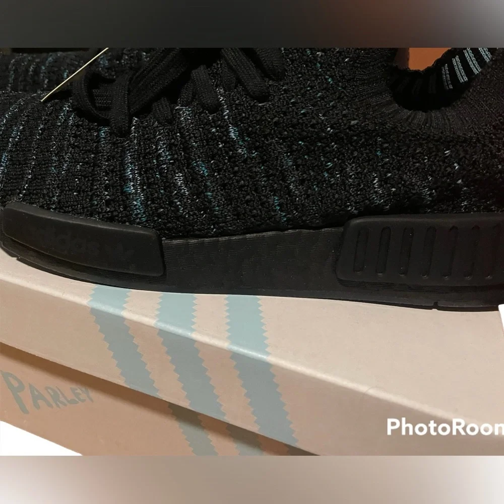 Men’s 9 1/2 NMD_R1 STLT Parley PK - Picture 15 of 16